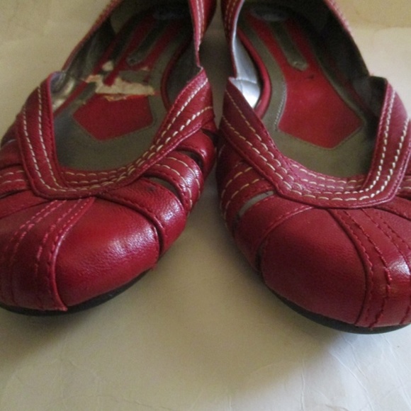 NINE WEST Brick Red Round Toe Ballet Flats - Picture 2 of 5